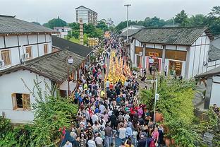 遗憾伤退！马奎尔本场数据：40分钟3解围1次空中对抗 评分6.8